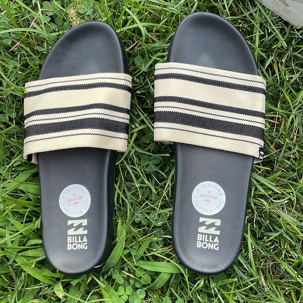Billabong surf retreat sandals. New in box size 9
